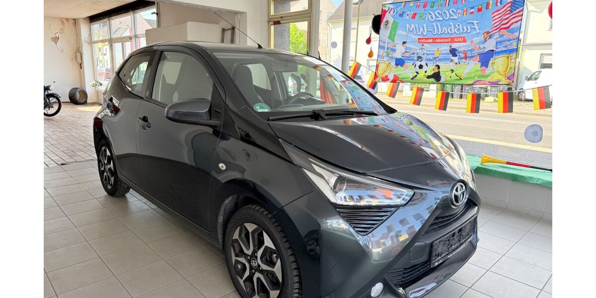 Toyota Aygo (X) 31.252 km 10.900 &euro; Troisdorf 53842