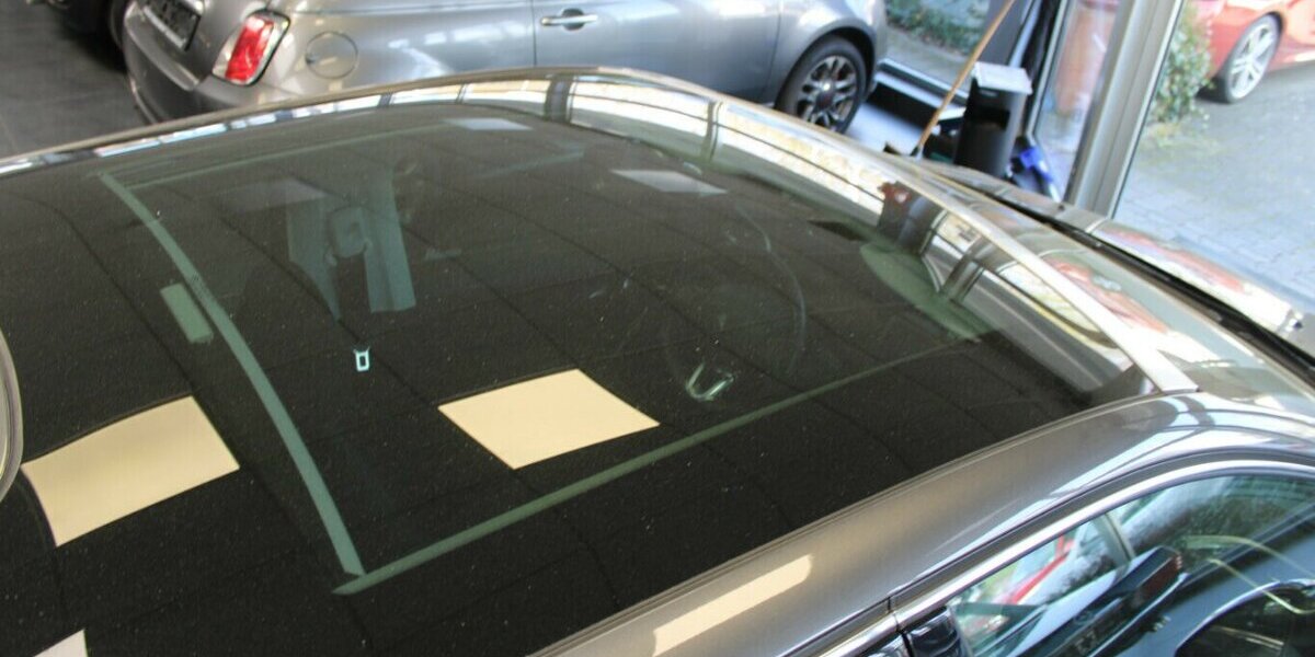 Peugeot 208 PureTech 110 Allure - Panorama - 84.341 km 8.980 &euro; Euskirchen 53881