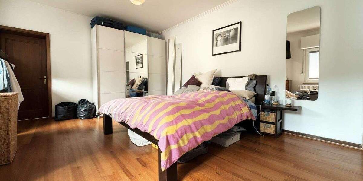 Mehrfamilienhaus, Wohnhaus Bonn Friesdorf - 5 Zimmer, 129 m&sup2;, 679.000&euro; | Angebot:25773354