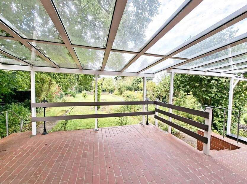 CITYHOUSE: Freistehendes Einfamilienhaus mit viel Potential, traumhaften großen Grundstück, Garage 3 zimmer