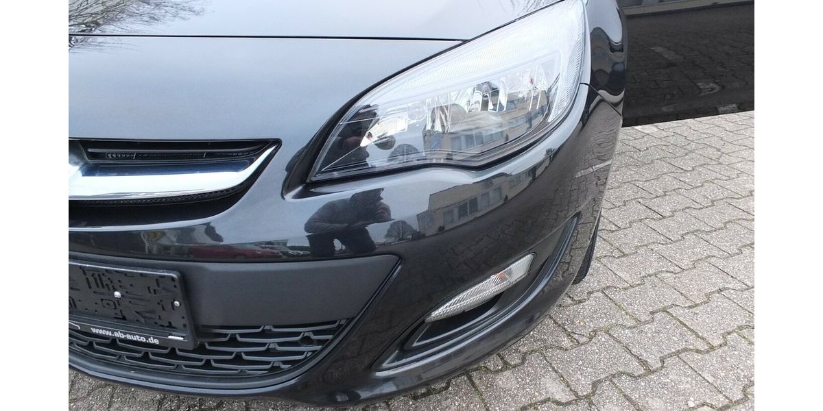 Opel Astra SELECTION GARAGENWAGEN orig. 71.086 km ! 71.086 km 8.408 &euro; Köln 50858