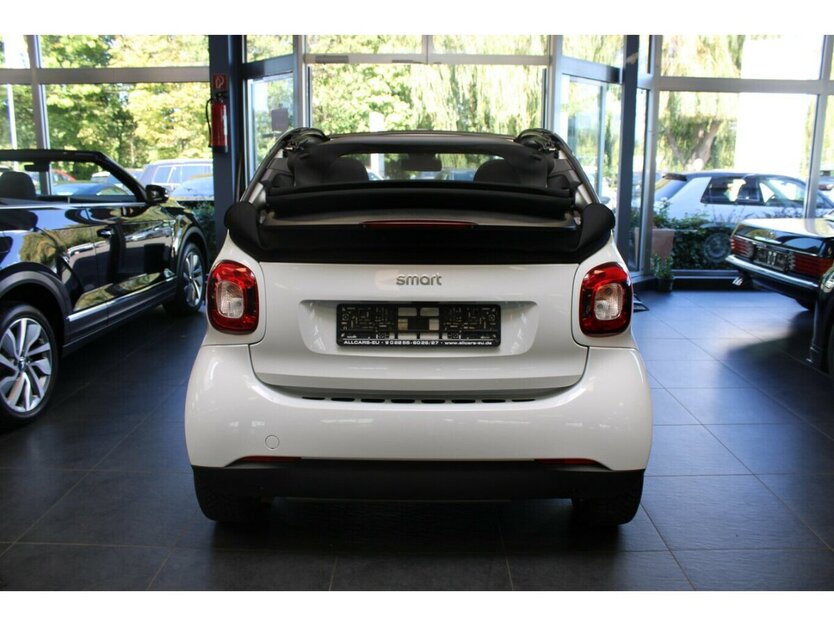 Smart ForTwo Cabrio twinamic passion 83.355 km 11.980 € Euskirchen 53881