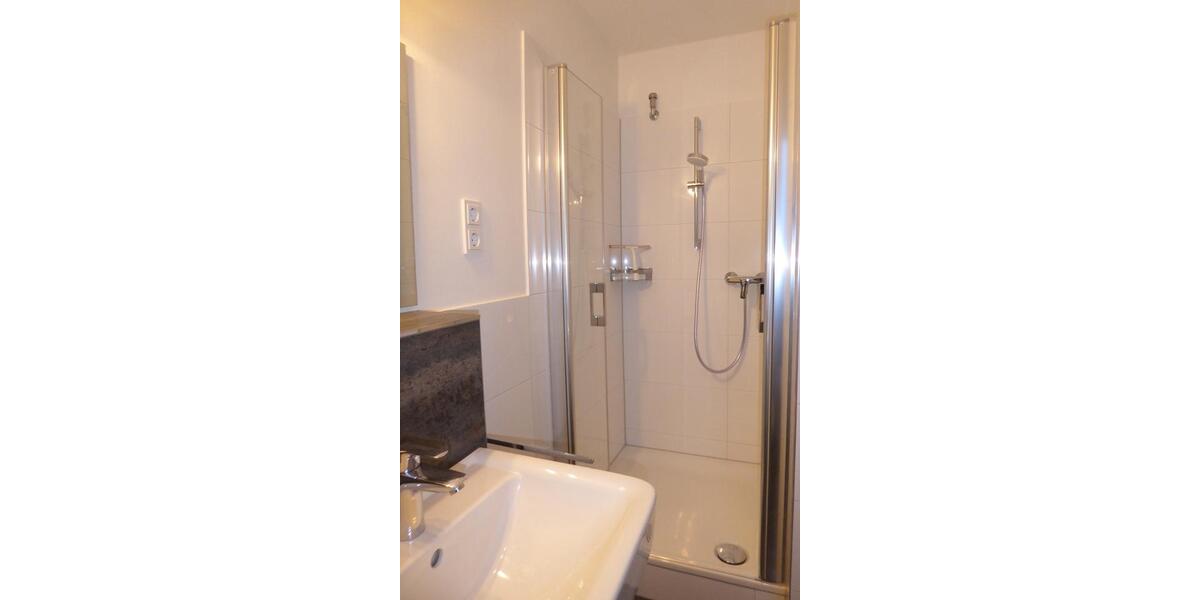 Dachgeschoßwohnung Bonn Auerberg - 1 Zimmer, 30 m&sup2;, 580&euro; | Angebot:26399111