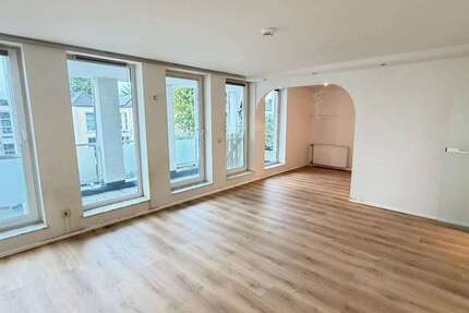 Wohnung Hennef - 3 Zimmer, 89 m&sup2;, 870&euro; | Angebot:27657643