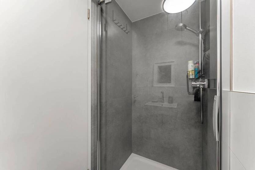 Wohnen ohne Kompromisse: Stilvolle Barrierefreiheit inkl. Tiefgarage in Lindenthal