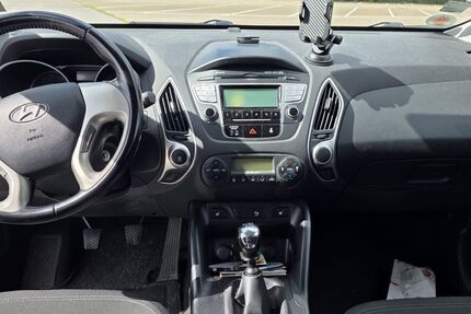 Hyundai ix35 117.400 km 8.500 € Brühl 50321