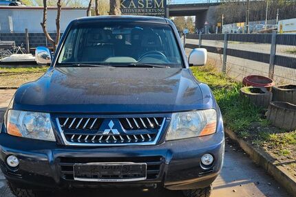Mitsubishi Pajero 318.000 km 4.800 &euro; Bonn 53227