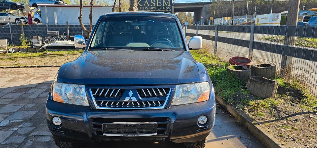 Mitsubishi Pajero 318.000 km 4.800 &euro; Bonn 53227