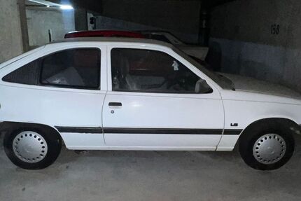 Opel Kadett 74.772 km 1.150 € Bonn 53117