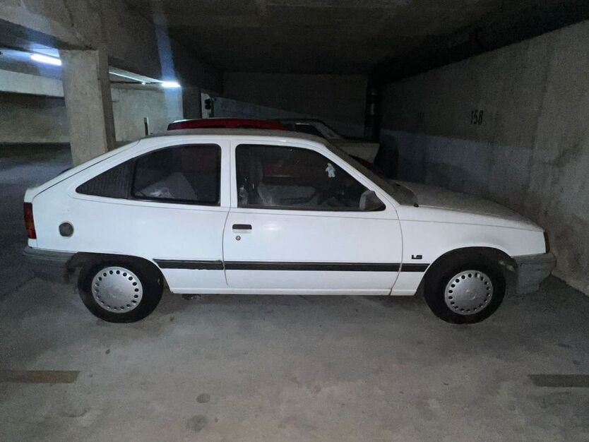 Opel Kadett 74.772 km 1.150 € Bonn 53117