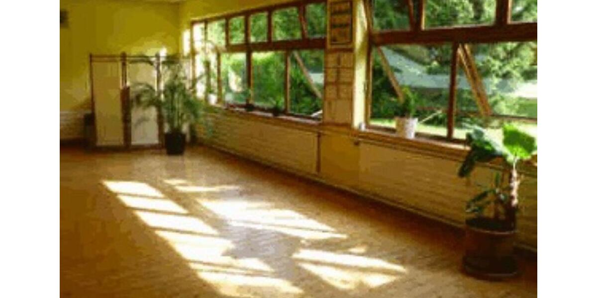 Sporthalle Kursraum Gymnastikraum Yoga Fitness zimmer