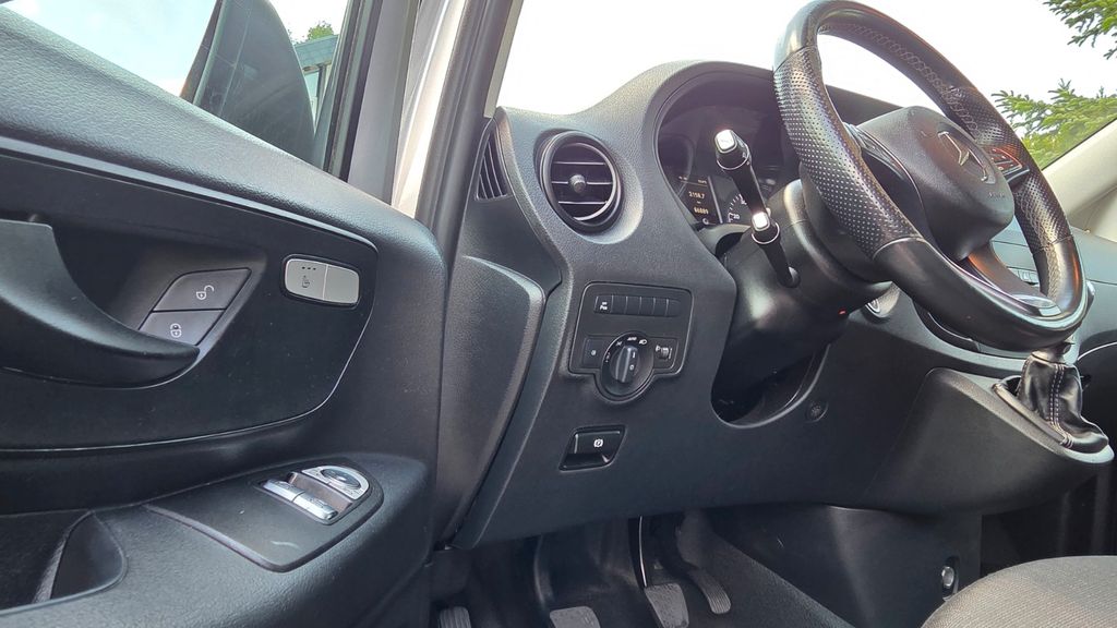 Mercedes-Benz Vito 83.900 km 21.400 € Bonn 53125