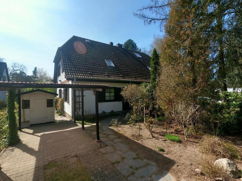 Charmante Doppelhaushälfte mit Sauna und Garten in Berlin Kladow
