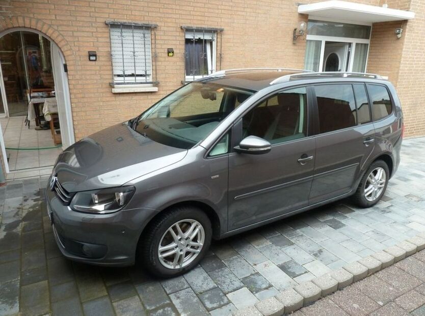 VW Touran 256.000 km 6.700 € Bonn 53123