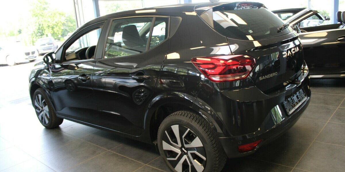 Dacia Sandero TCe 90 CVT Expression 14.222 km 15.980 &euro; Euskirchen 53881