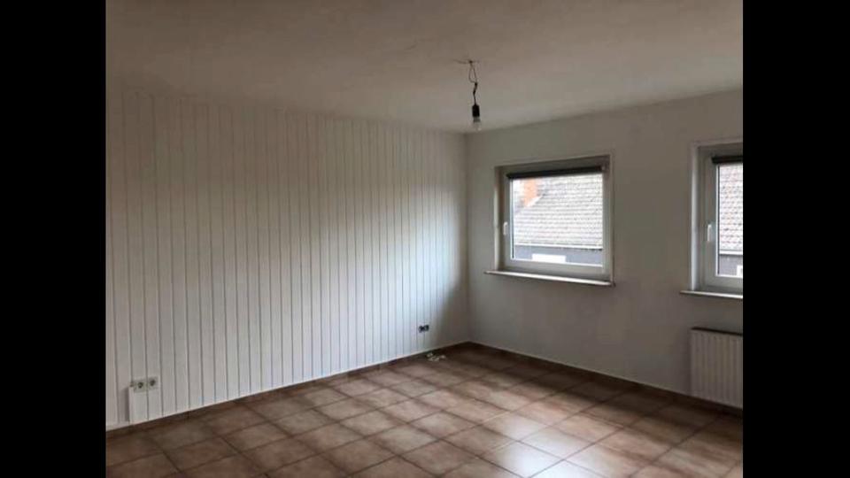 Dachgeschoßwohnung Hennef (Sieg) - 4 Zimmer, 120 m&sup2;, 1.050&euro; | Angebot:24835277