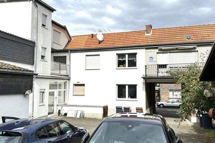 Wohn- und Geschäftshaus + Garagen + 1.186 m² großes Grundstück zu verkaufen 1 zimmer