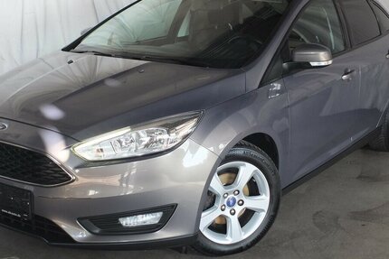 Ford Focus KLIMAUTOMATIK PARKPILOT 4-TÜRIG 118.919 km 6.998 &euro; Köln 50858