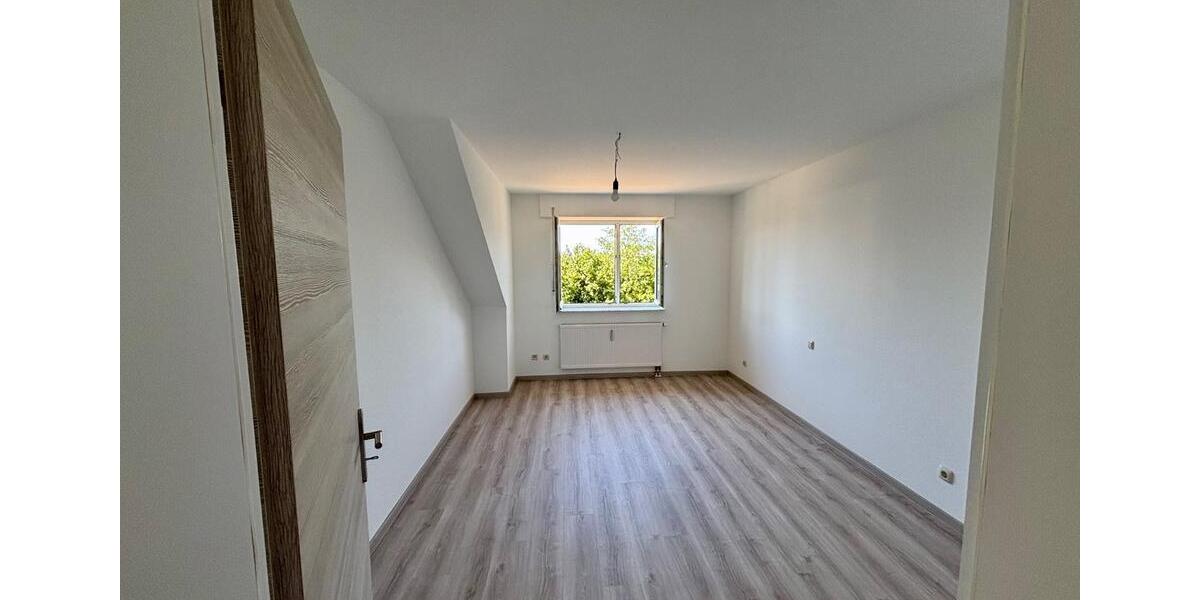 Dachgeschoßwohnung Euskirchen Dom-Esch - 2 Zimmer, 65 m&sup2;, 210.000&euro; | Angebot:27168874