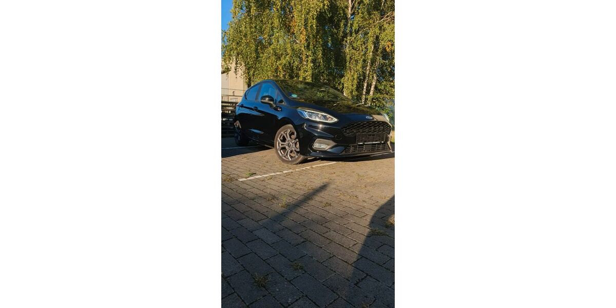 Ford Fiesta 81.561 km 9.900 &euro; Köln 50767