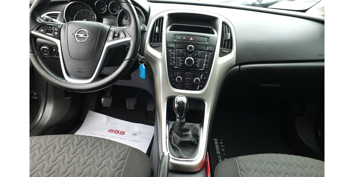 Opel Astra ACTIVE KLIMAANLAGE 17 ZOLL LMF TEMPOMAT 92.855 km 7.908 &euro; Köln 50858