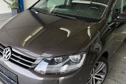 VW Sharan 165.530 km 16.390 € Köln 50829