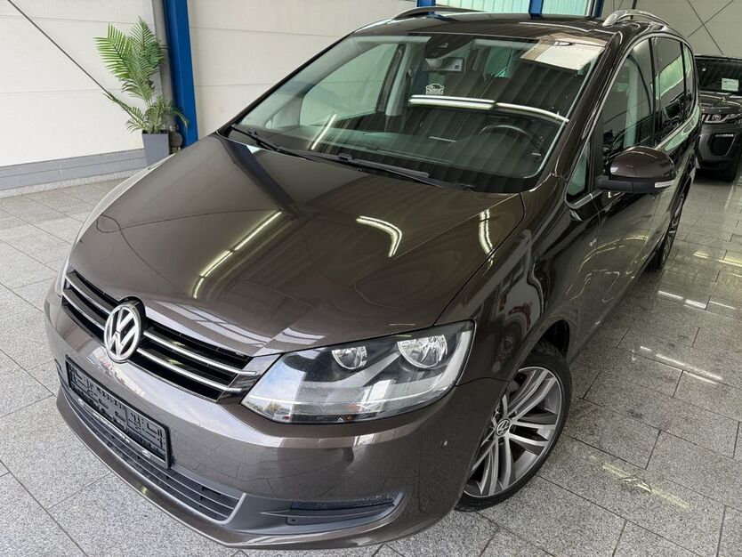 VW Sharan 165.530 km 16.390 € Köln 50829