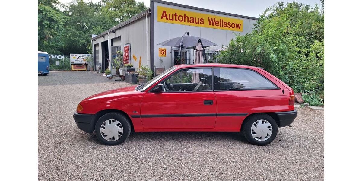 Opel Astra 167.000 km 2.590 &euro; Köln Porz 51147