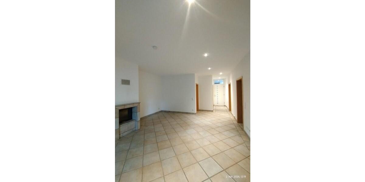 Köln-Junkersdorf, schöne 3-Zimmer Wohnung mit Kamin, großer Terrasse und TG-Stellplatz - 3- Köln Junkersdorf | Angebot:26181670