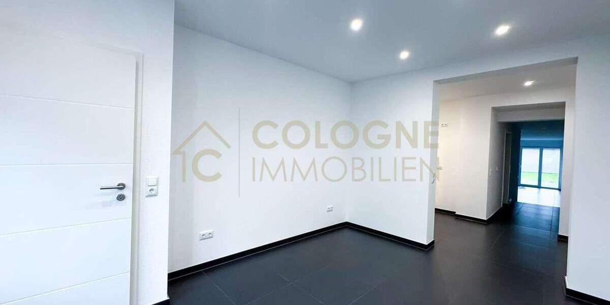 Reihenmittelhaus Frechen - 5 Zimmer, 125 m&sup2;, 1.600&euro; | Angebot:23941433