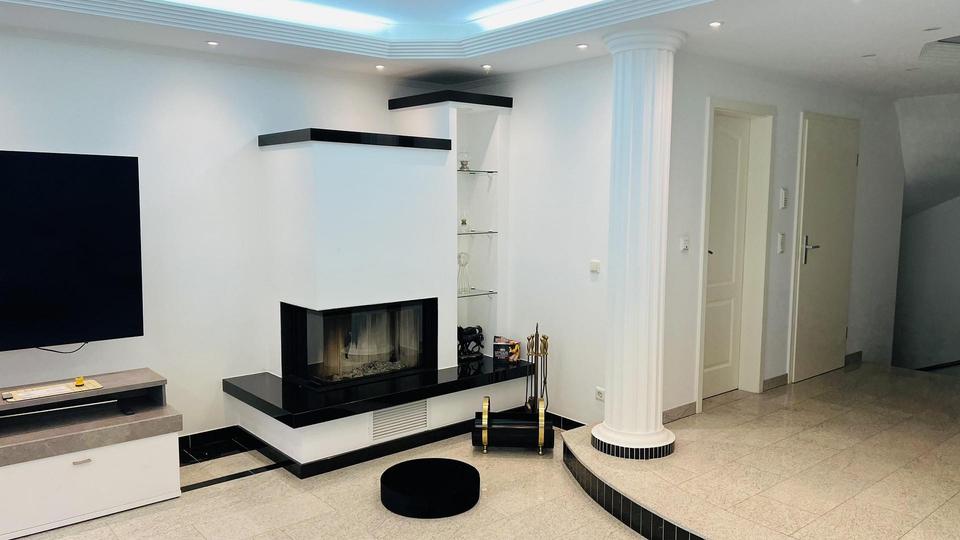 Mehrfamilienhaus, Wohnhaus Köln Lindenthal - 6 Zimmer, 266 m&sup2;, 3.150&euro; | Angebot:25756607