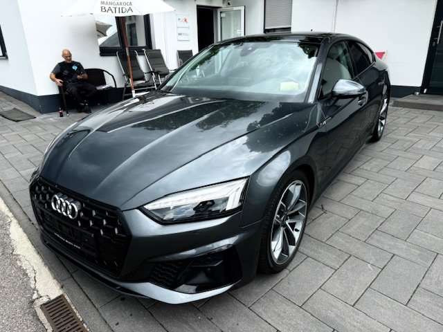 Audi A5 82.101 km 32.980 € Hürth-Efferen bei Köln (Rewe-Tankstelle) 50354