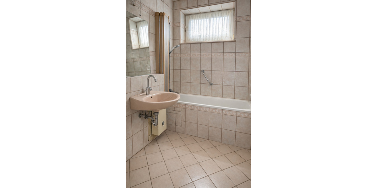 Etagenwohnung Bonn Auerberg - 3 Zimmer, 84 m&sup2;, 295.000&euro; | Angebot:24640812