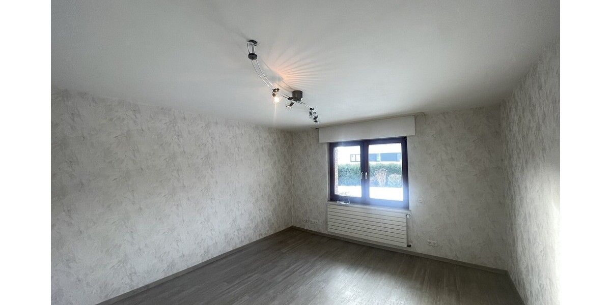 Freistehendes Einfamilienhaus in ruhiger Wohnlage mit Garten und Doppelgarage - Einfamilienhaus Königswinter Thomasberg | Angebot:25711630