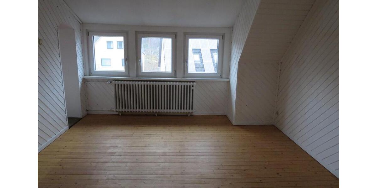 Dachgeschoßwohnung Siegburg - 3 Zimmer, 95 m&sup2;, 900&euro; | Angebot:26620071
