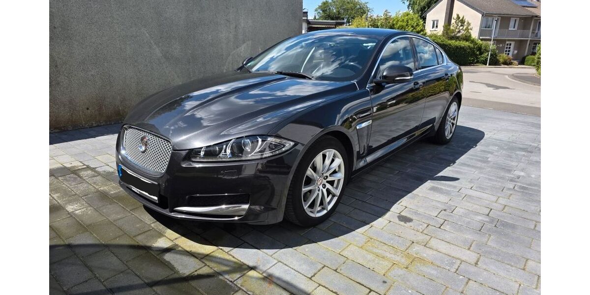 Jaguar XF 264.000 km 8.900 &euro; Bergisch Gladbach 51469