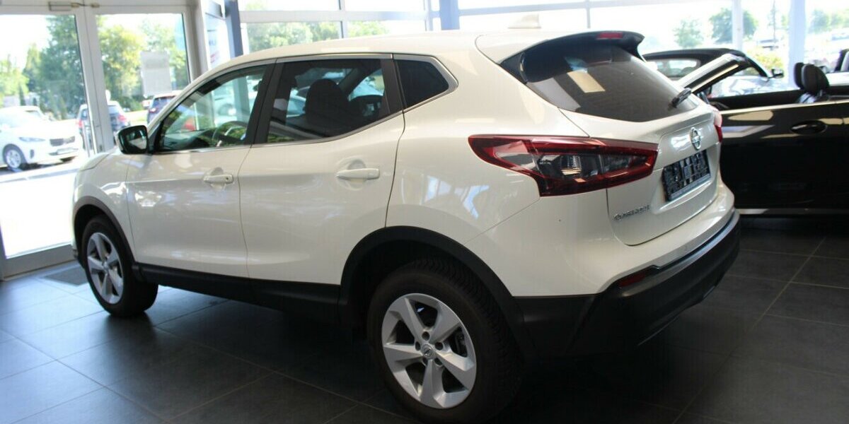 Nissan Qashqai 1.3 DIG-T SHIRO 25.184 km 16.980 &euro; Euskirchen 53881