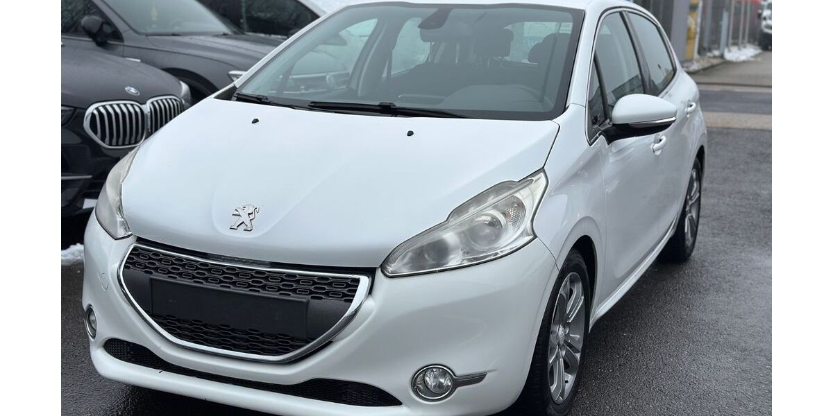Peugeot 208 94.000 km 6.500 &euro; Rheinbach 53359