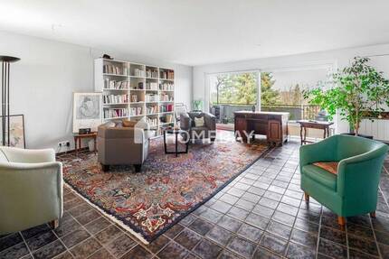 Ihr neues Zuhause im Dachgeschoss - Wohnen mit Stil und Komfort in Rheinnähe