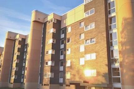 Gut geschnittene 2-Zimmer-Wohnung mit Balkon im Erdgeschoss zimmer