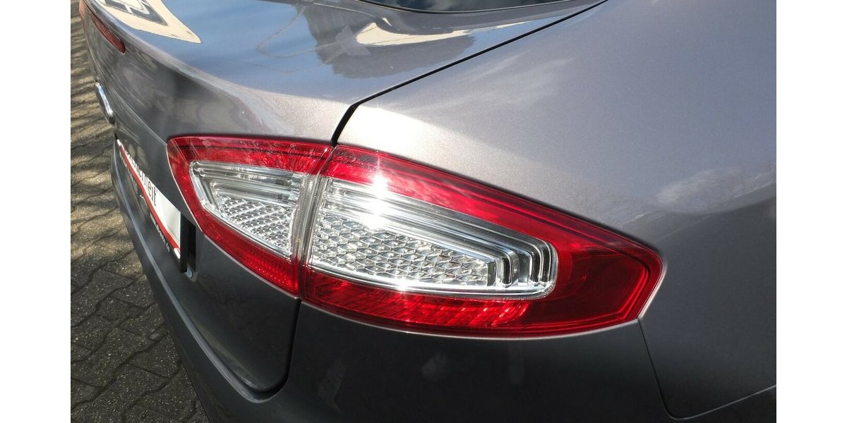 Ford Mondeo 2.0TDCi AUTOM-PROBLEME NAVI XENON PDC BLUET 143.215 km 7.500 &euro; Köln 50858