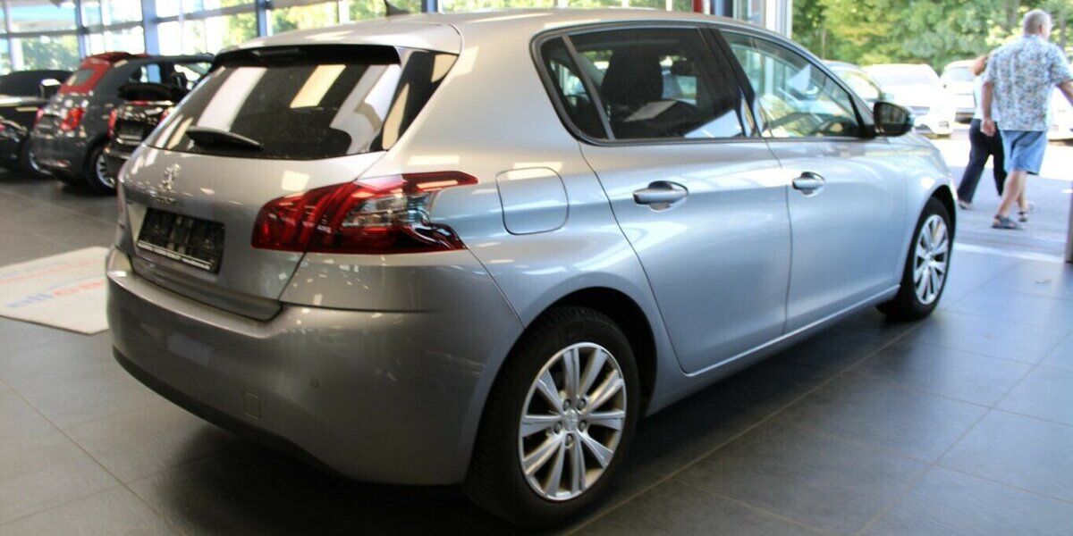 Peugeot 308 PureTech 130 GPF Style 81.569 km 11.980 &euro; Euskirchen 53881