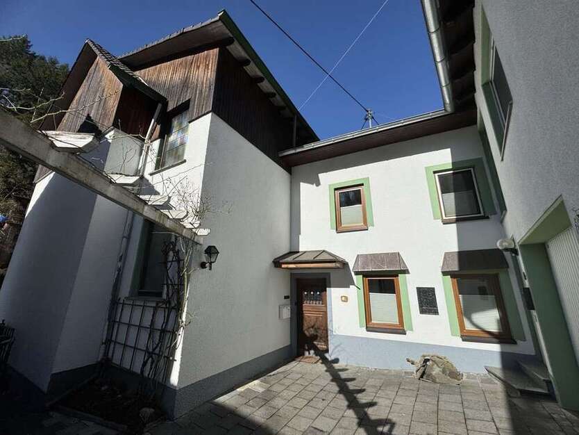 Haus zum Kaufen in Altenahr 299.000 € 249.79 m²