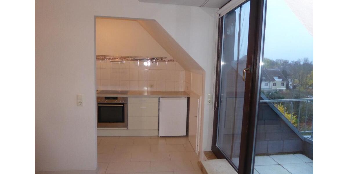 Dachgeschoßwohnung Bonn Auerberg - 1 Zimmer, 30 m&sup2;, 580&euro; | Angebot:26399111