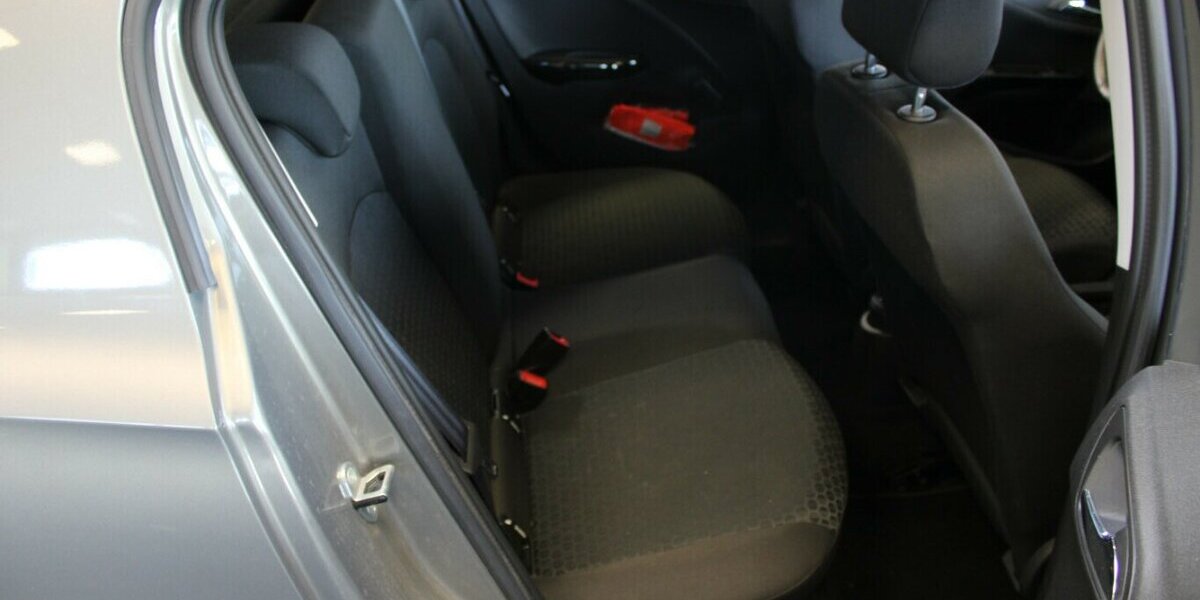 Opel Corsa 1.4 Automatik Edition 7.437 km 9.980 &euro; Euskirchen 53881