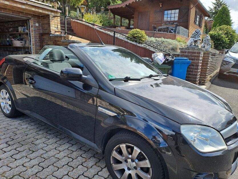 Opel Tigra 133.000 km 3.000 € Windhagen 53578