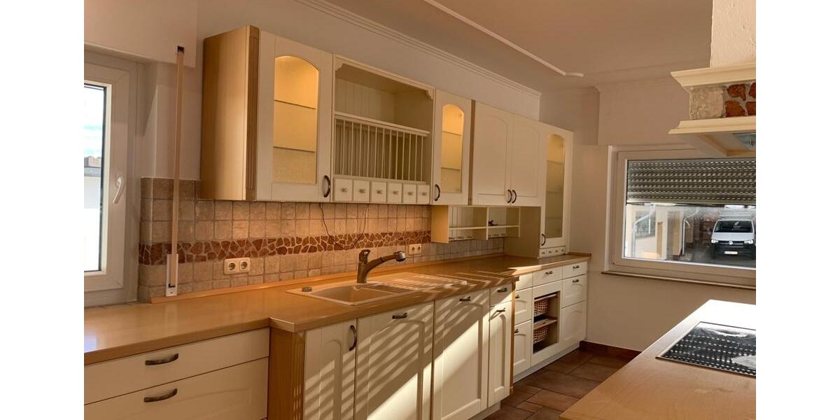Etagenwohnung Königswinter - 4 Zimmer, 135 m&sup2;, 990&euro; | Angebot:26309168