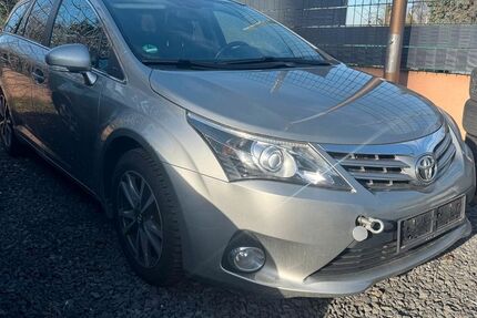 Toyota Avensis 238.000 km 3.799 &euro; Euskirchen 53881