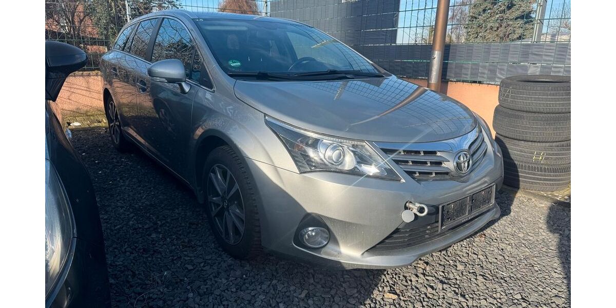 Toyota Avensis 238.000 km 3.799 &euro; Euskirchen 53881