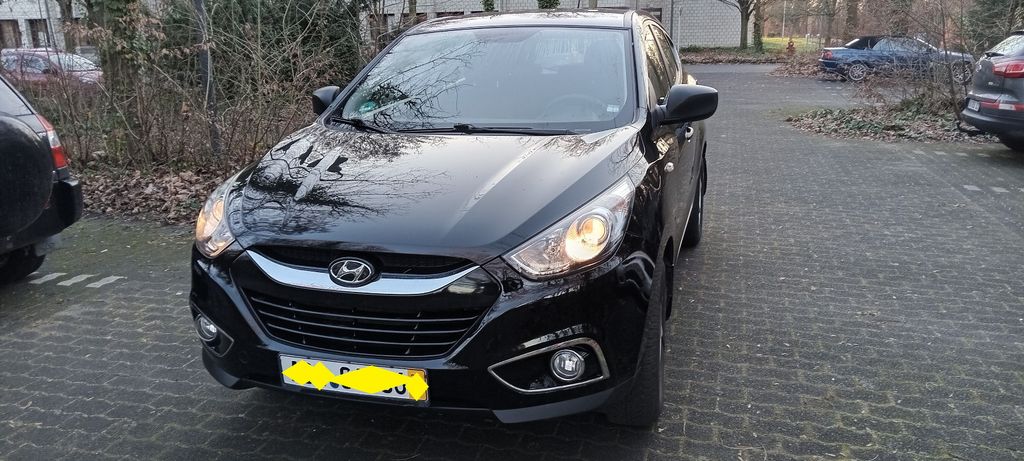 Hyundai ix35 185.000 km 5.699 &euro; Bonn 53179